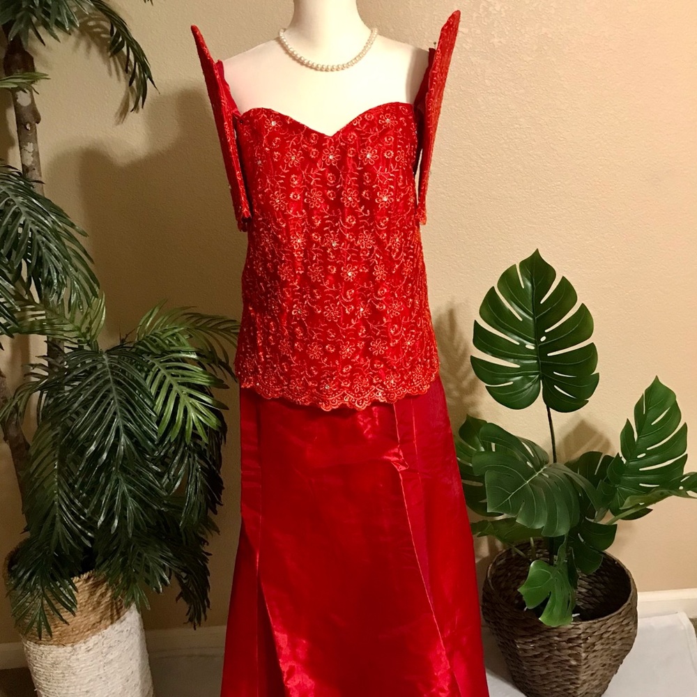 Red Lace Filipiniana 2 pieces Terno Gown with red Taffeta A-line Skirt - Picture 6 of 10